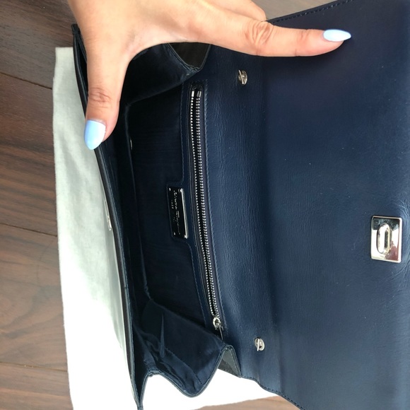 Ferragamo WOC - Picture 4 of 4